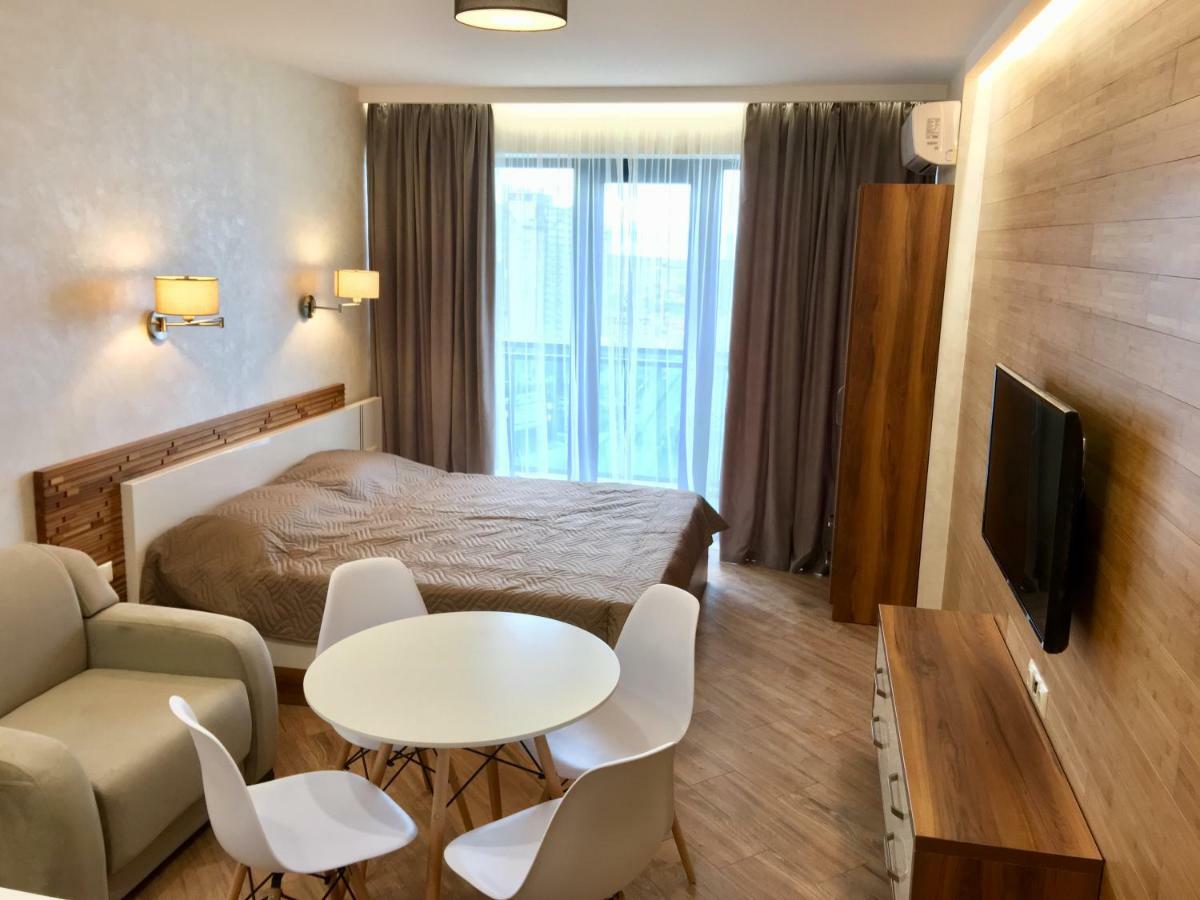 Coast Batumi Apart Hotel エクステリア 写真